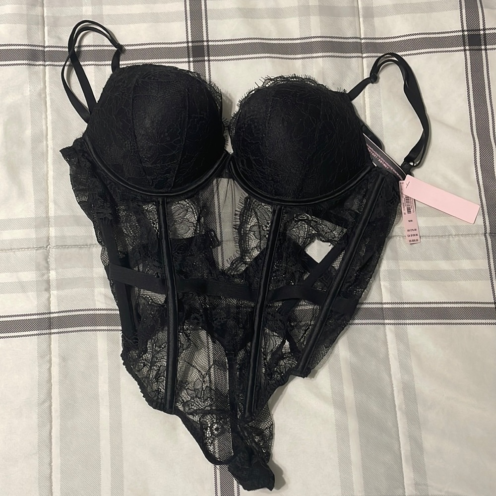 NWT SIZE M VICTORIA’S SECRET ONE PIECE BLACK LACE LINGERIE BODYSUIT